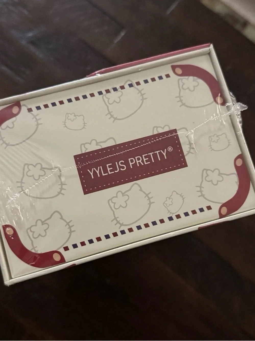 Hello Kitty Box Purse pearl handle with 24 Lip Gloss Mixed Pretty New Sealed